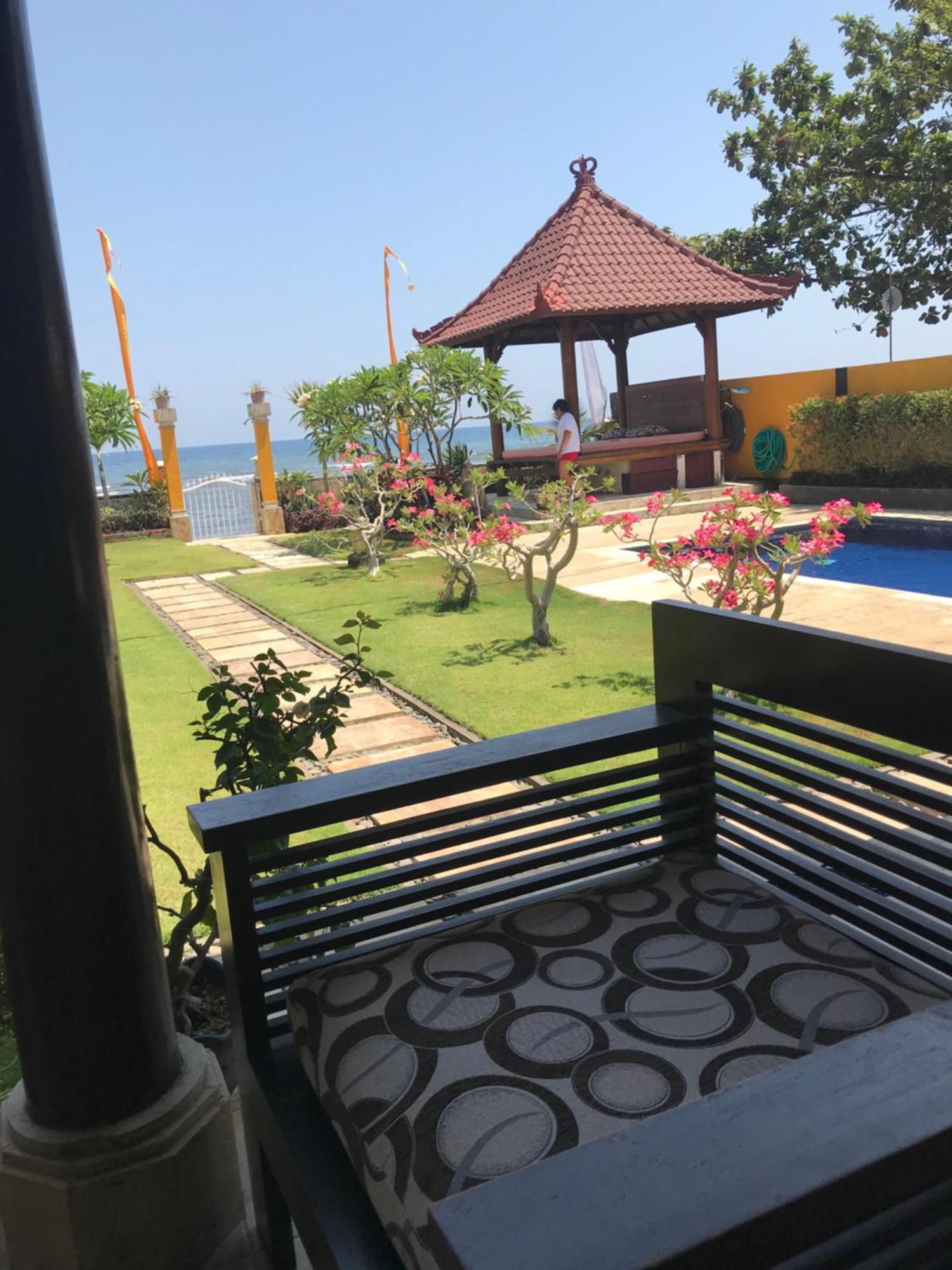 Ocean Beachfront Villa Dini Banjar  外观 照片