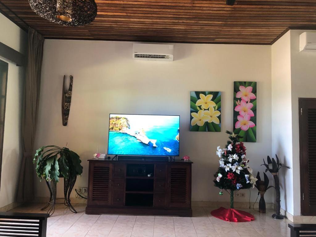 Ocean Beachfront Villa Dini Banjar  外观 照片