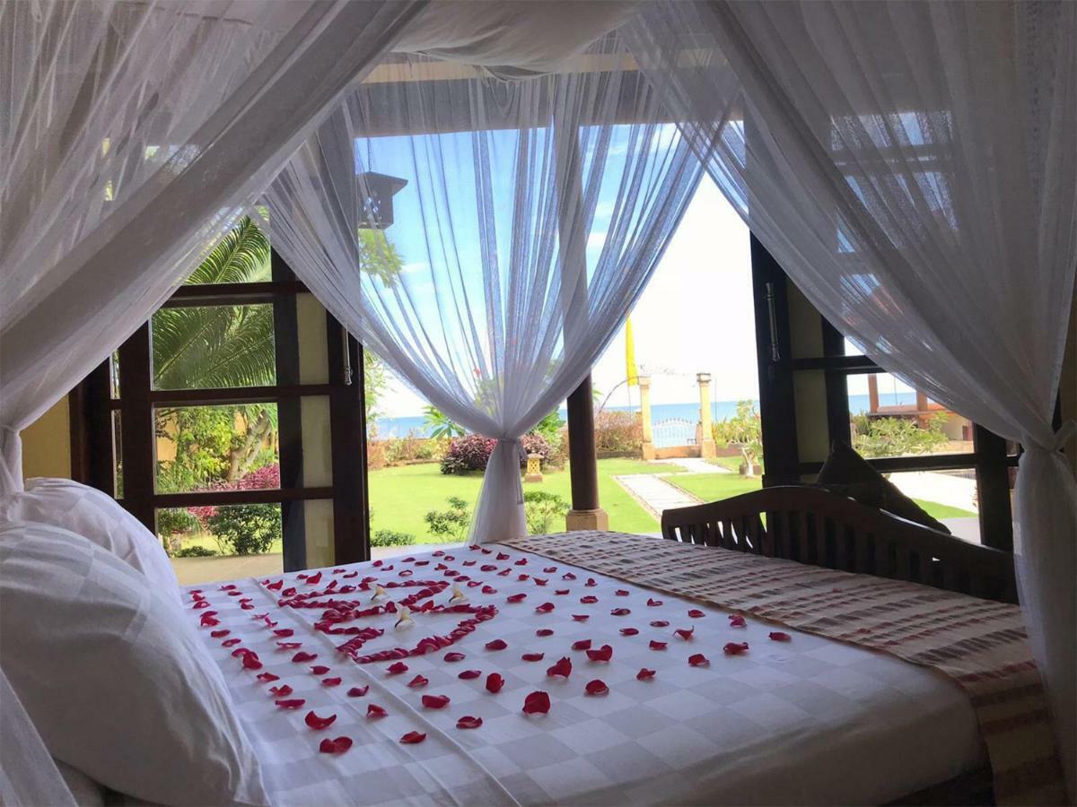 Ocean Beachfront Villa Dini Banjar  外观 照片