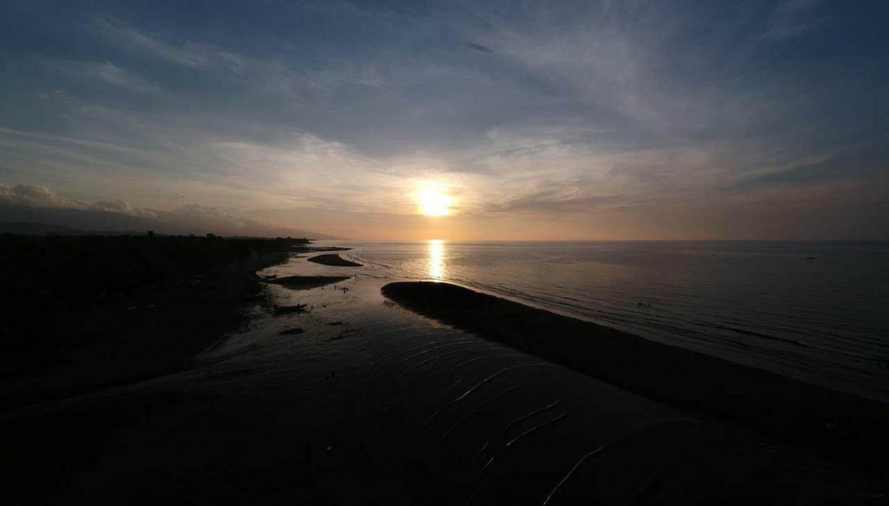 Ocean Beachfront Villa Dini Banjar  外观 照片