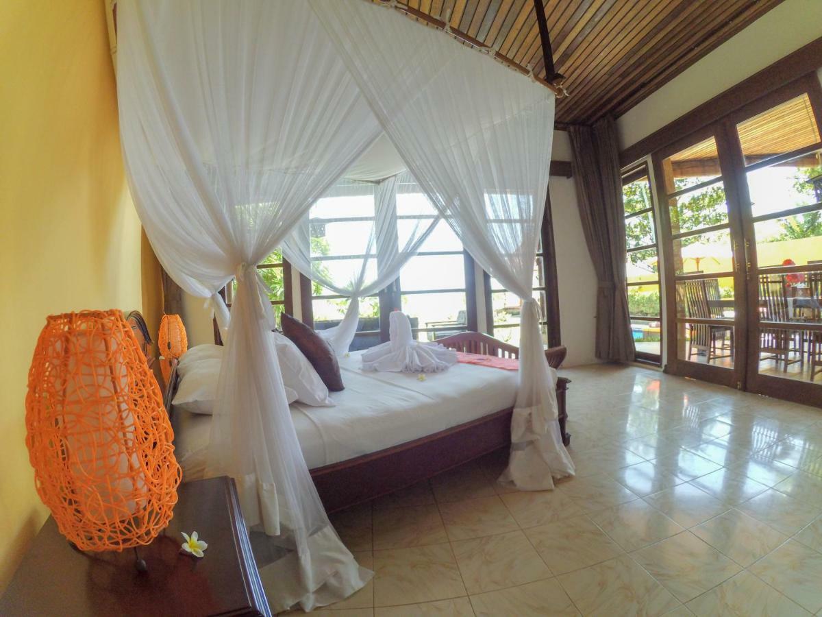Ocean Beachfront Villa Dini Banjar  外观 照片