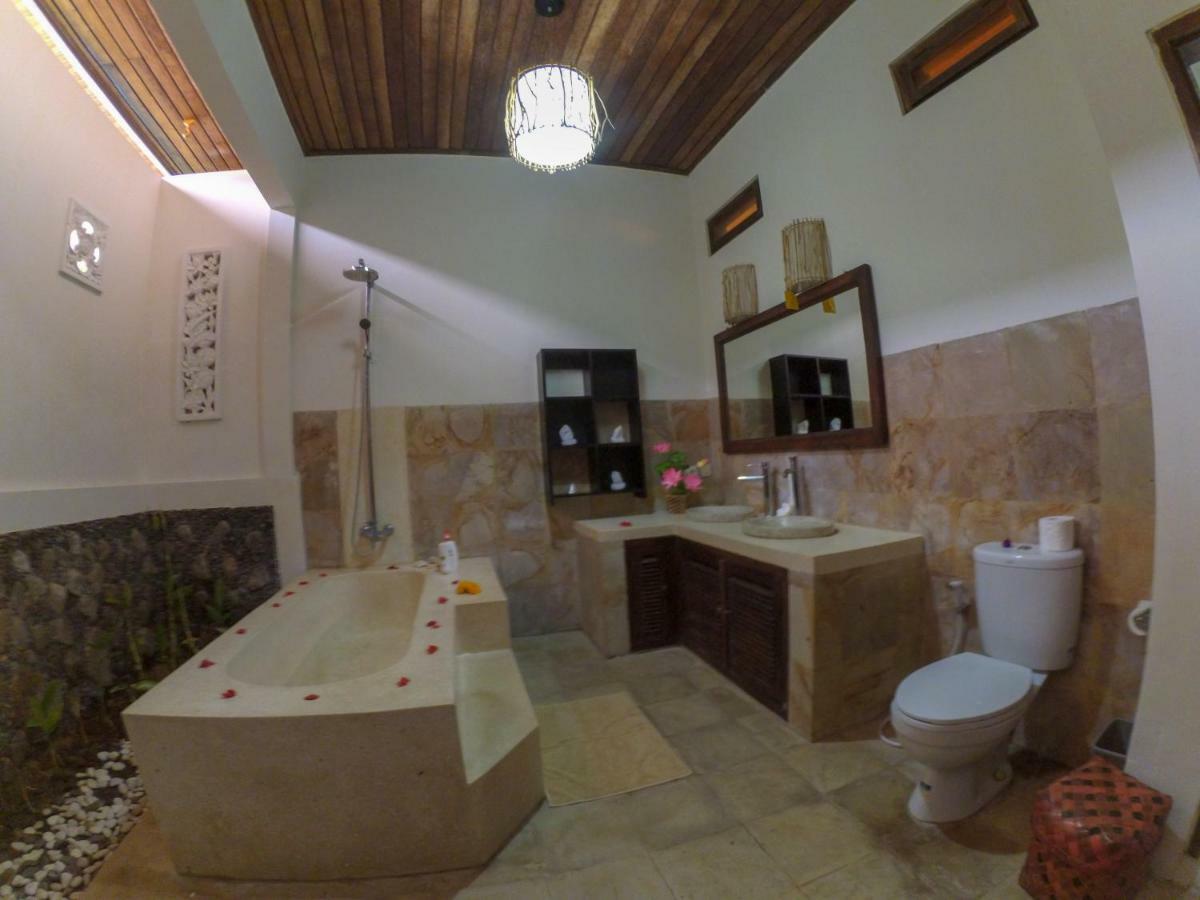 Ocean Beachfront Villa Dini Banjar  外观 照片
