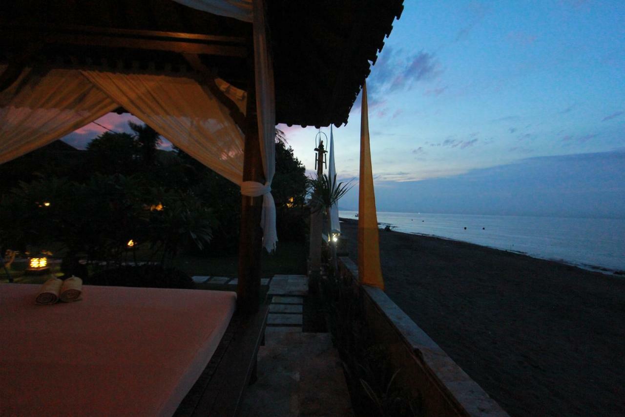 Ocean Beachfront Villa Dini Banjar  外观 照片