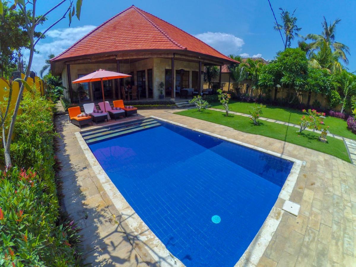 Ocean Beachfront Villa Dini Banjar  外观 照片